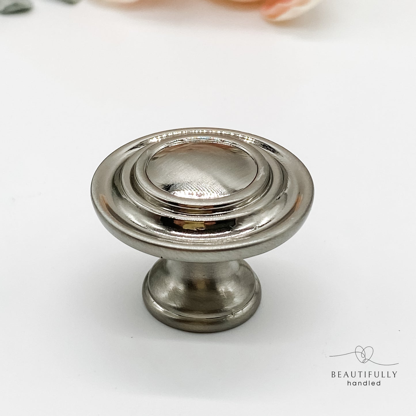 Hamptons Style fancy drawer knob