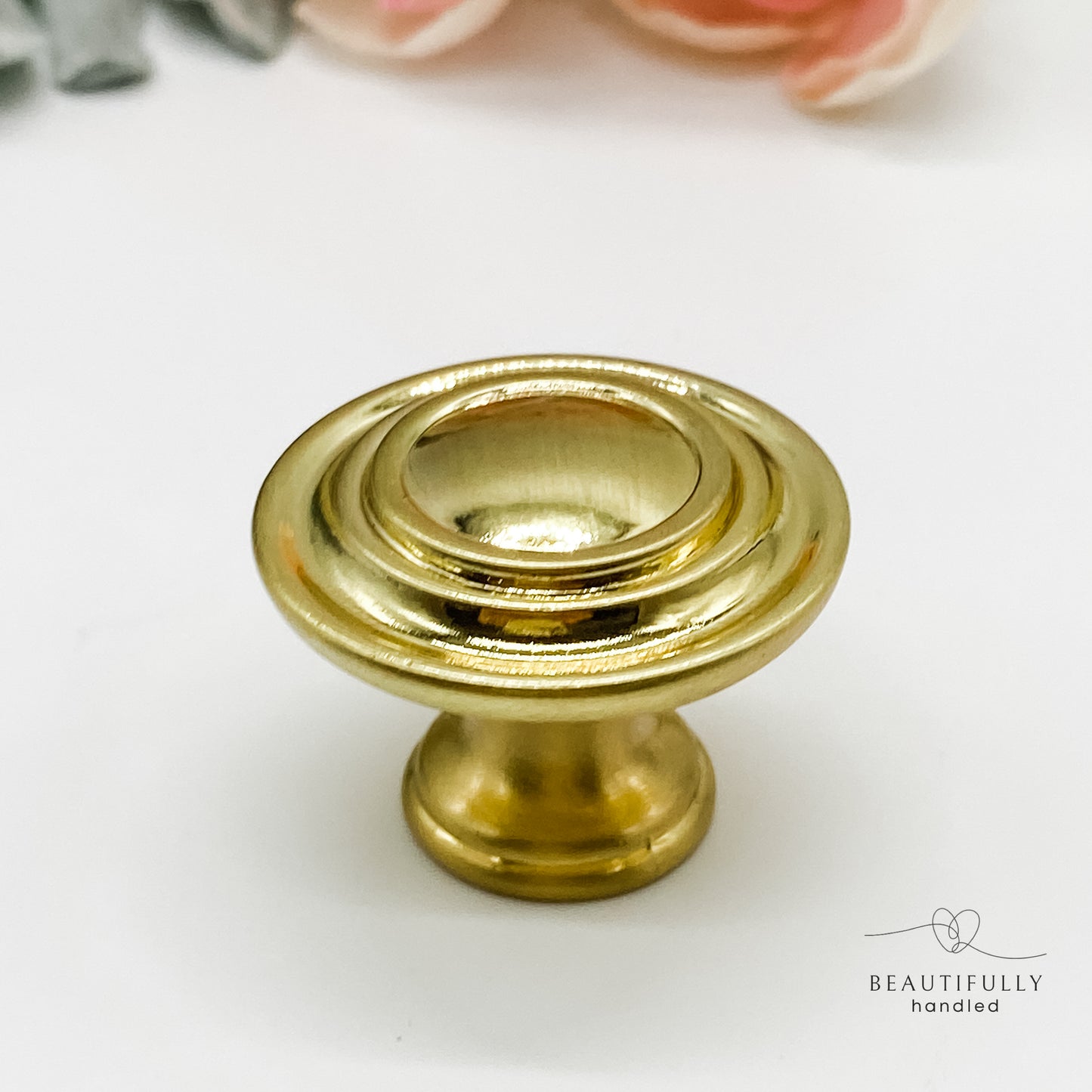 Hamptons Style fancy drawer knob