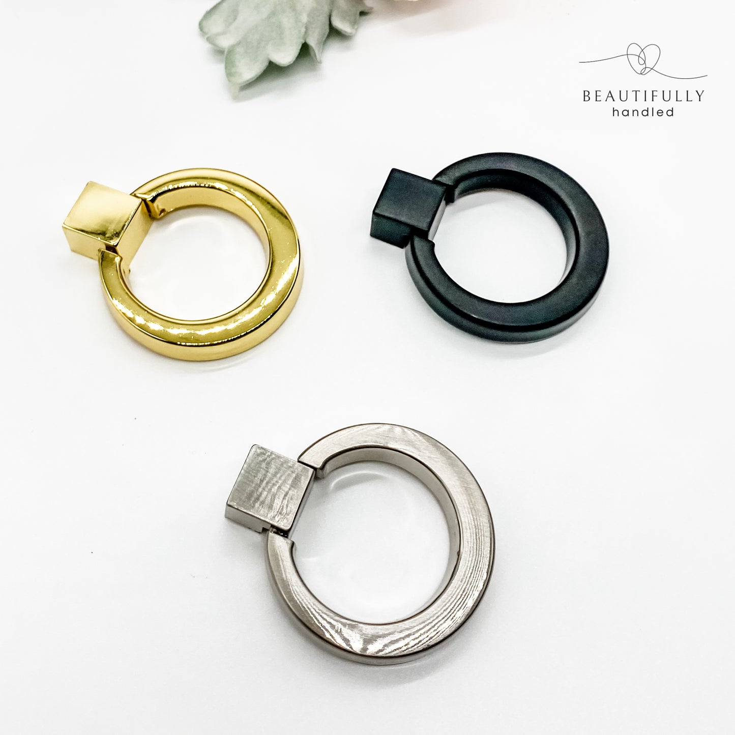 Modern ring pull drawer handle