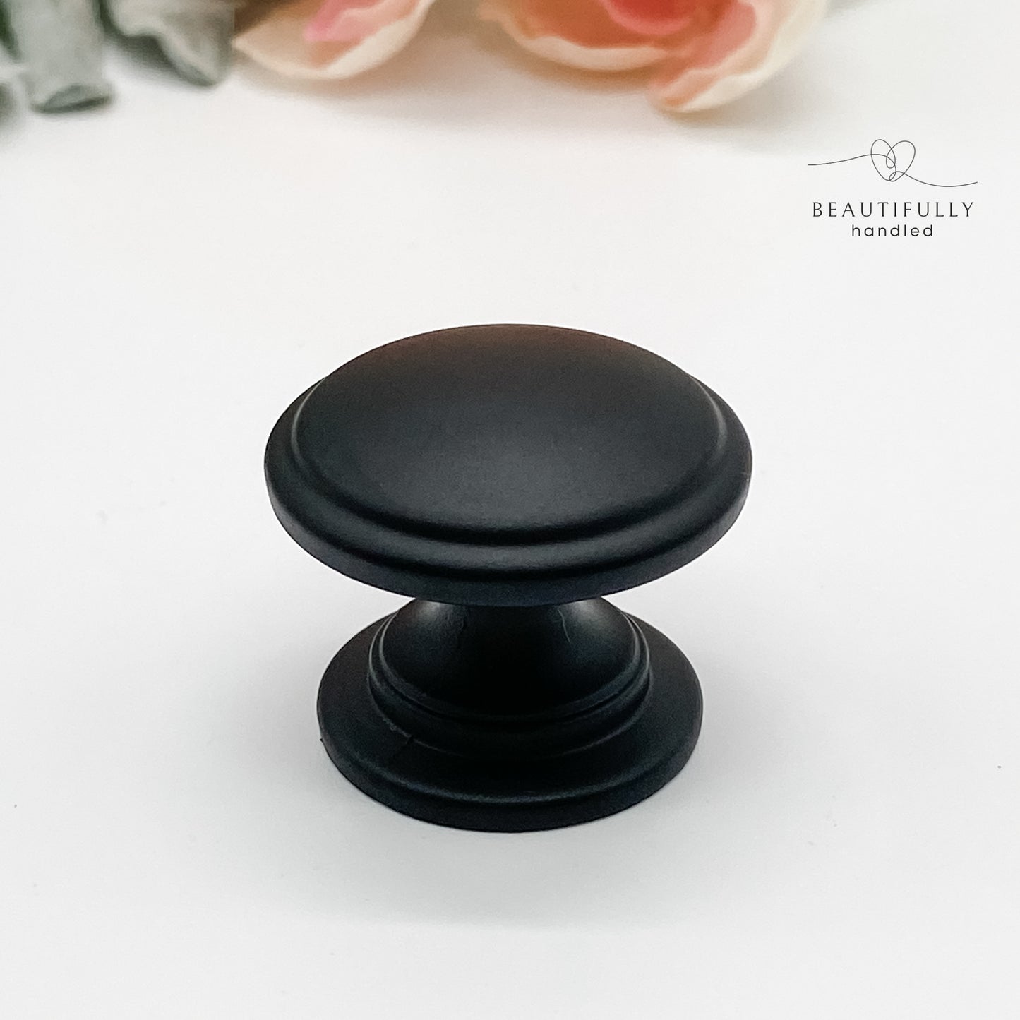 Hamptons style round drawer knobs