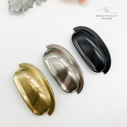 Hamptons-style cup pull handle
